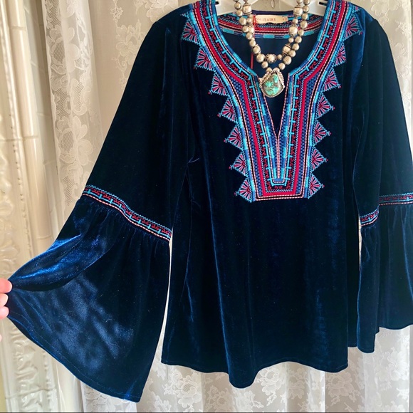 SOLITAIRE * NWT Blue Velvet Embroidered Boho Bell-Sleeve Top - Picture 3 of 11